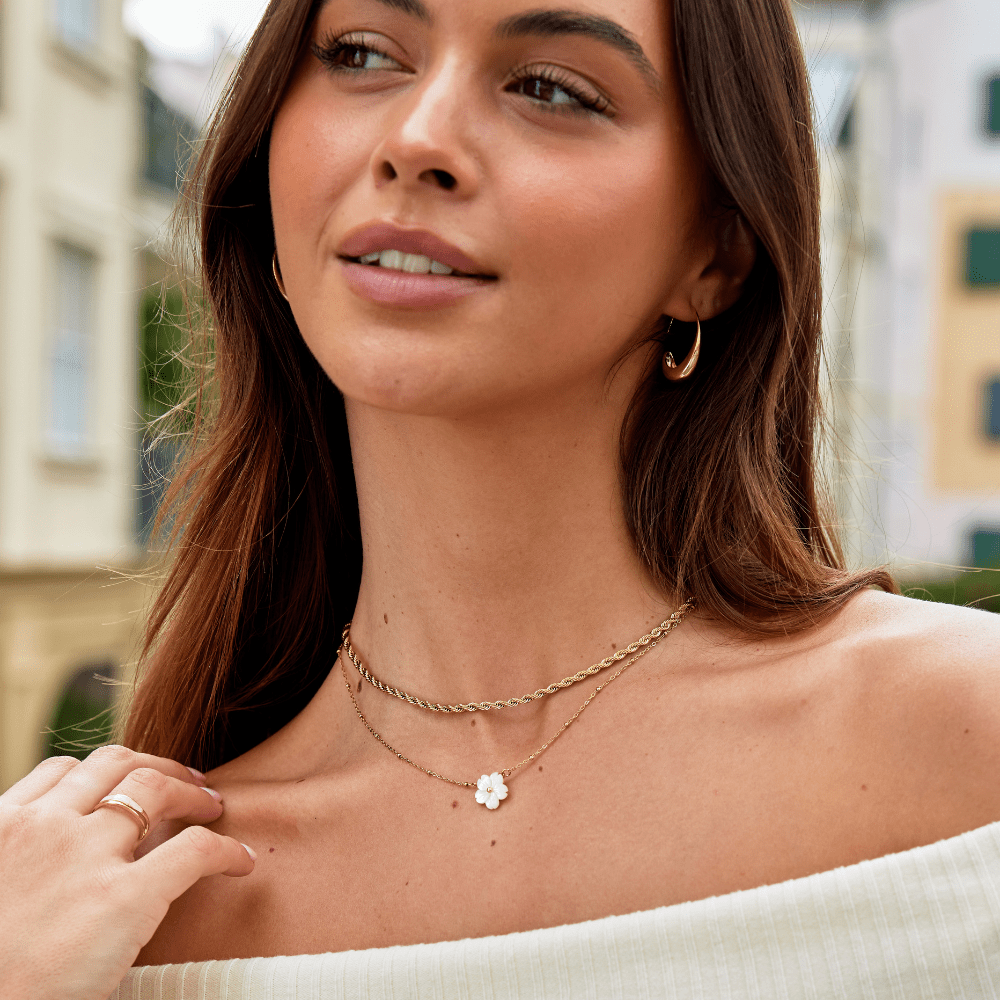 Free Calla Gold Twisted Chain Necklace