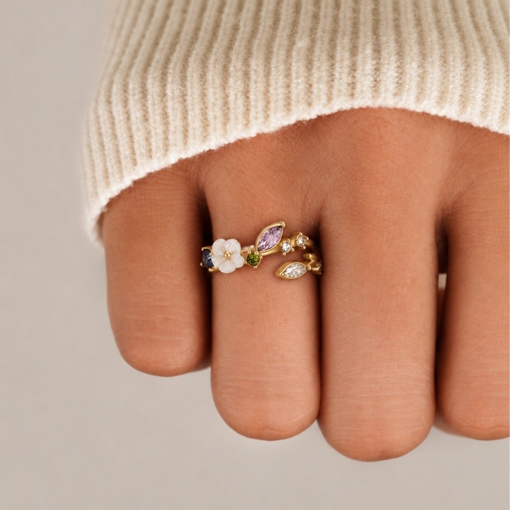 Crystal White Blossom Ring Gold
