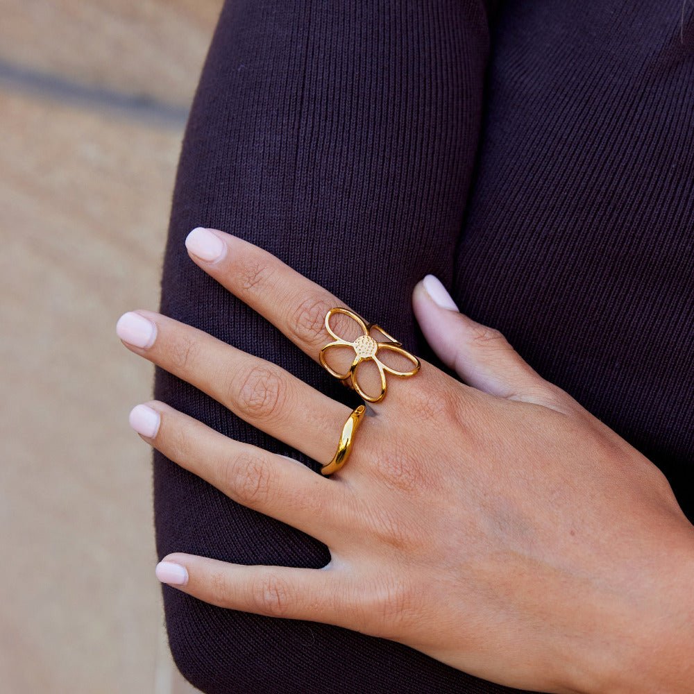 Golden Daisy Flower Ring