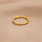 Infinity 18K Gold Twist Ring